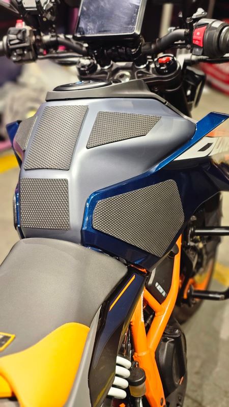 Mototrendz-Tracktion Pads For Duke 250 / 390 BS6 Generation 3 (2023+) Mototrendz